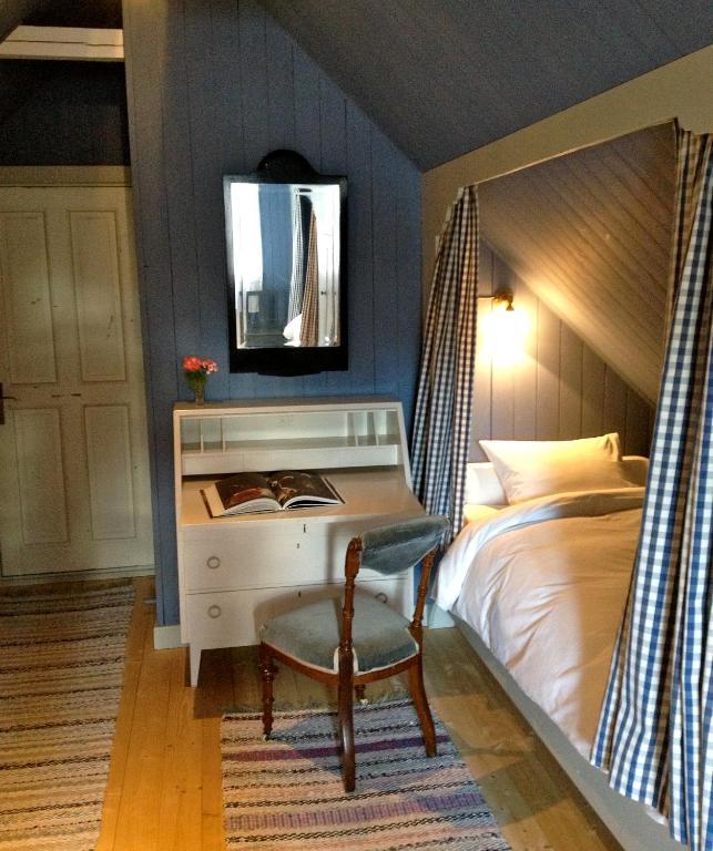 Vildrosor & Hoens Hagstad Quarto foto