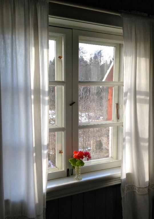 Vildrosor & Hoens Hagstad Quarto foto